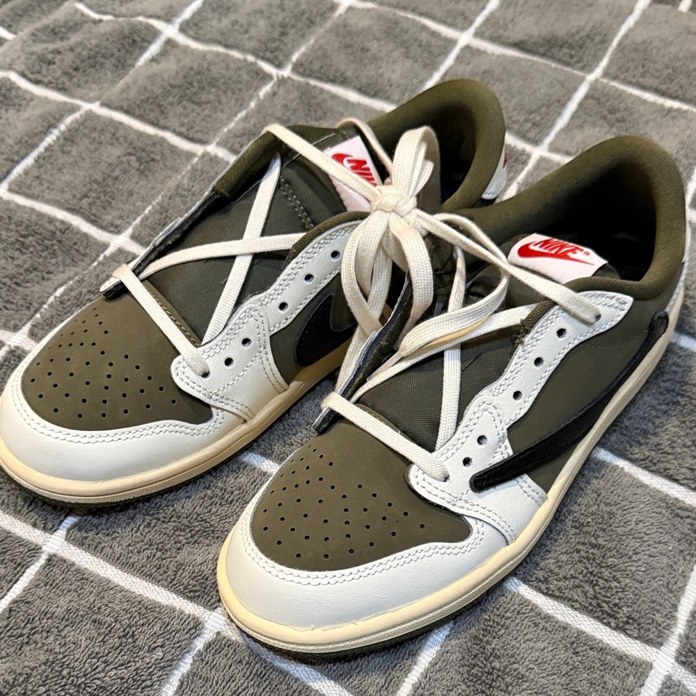 Nike 3 Youth Green and White Sneakers